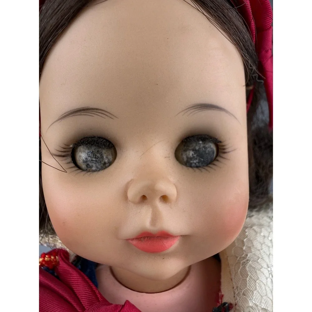 Vintage Madame Alexander Snow White Doll Red Blue Yellow‎ Cape Princess Outfit